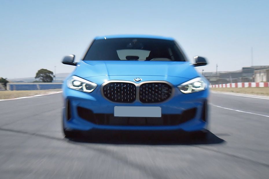 Full Front View of 1 Series (Five Door) Full Front View of 1 Series (Five Door)