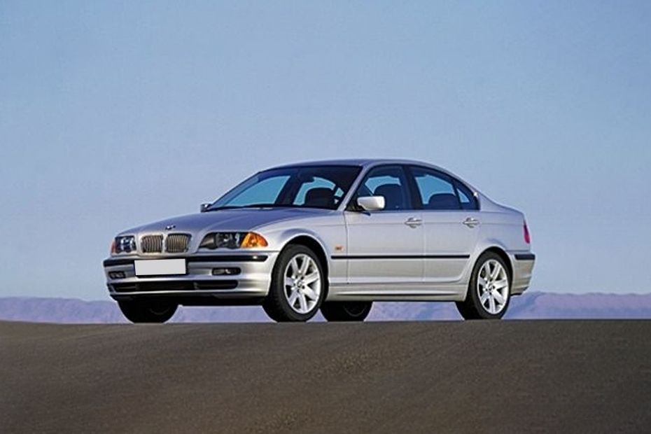 BMW 318i (1999-2001) Front Angle Low View