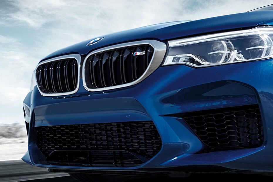 BMW M5 Sedan Competition Grille View BMW M5 Sedan Competition Grille View
