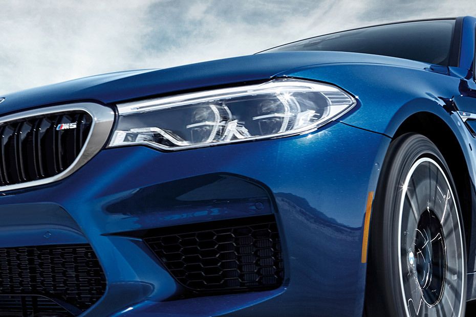 BMW M5 Sedan Competition Headlight BMW M5 Sedan Competition Headlight