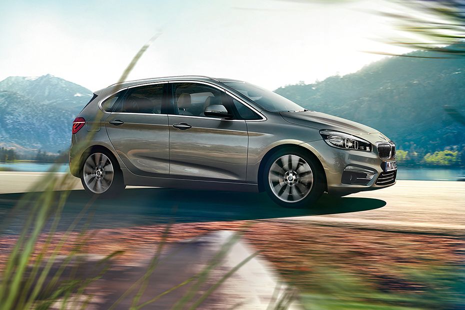 BMW 2 Series Active Tourer Front Cross Side View