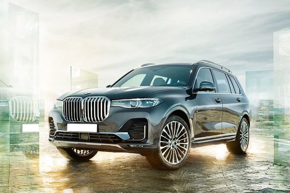 BMW X7 Front Side View BMW X7 Front Side View