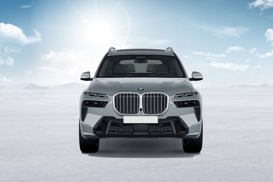 BMW X7 Full Front View