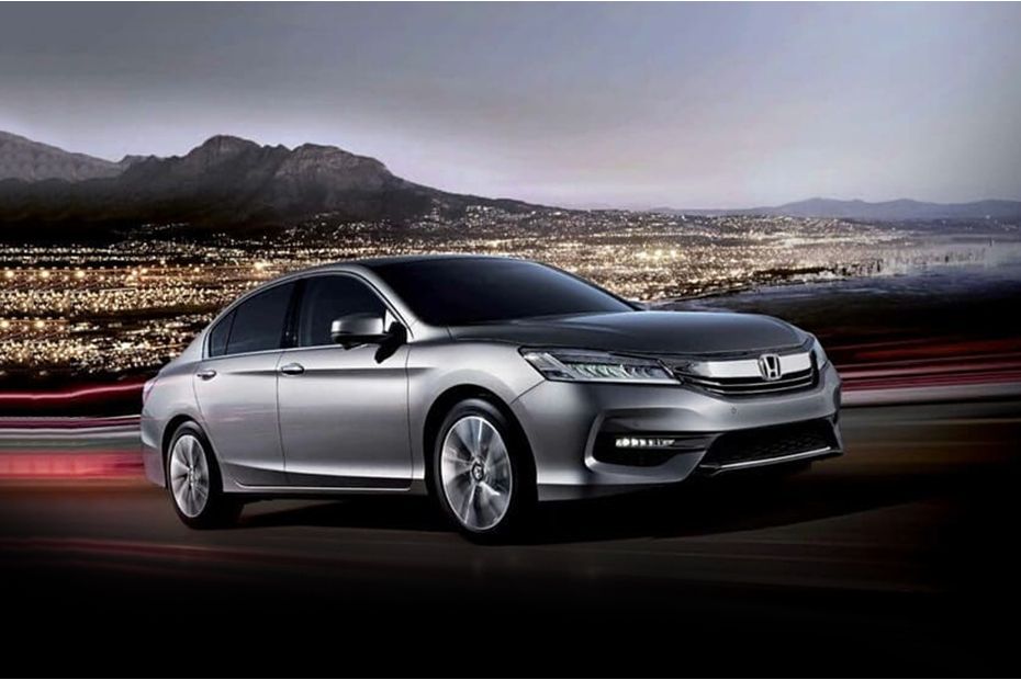 Honda Accord (2016-2018) Front Cross Side View