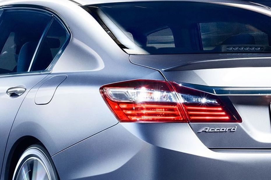Accord (2016-2018) Tail light