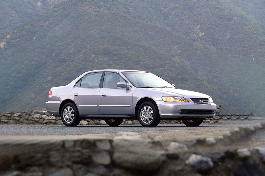 Honda Accord (1994-2003) Front Angle Low View
