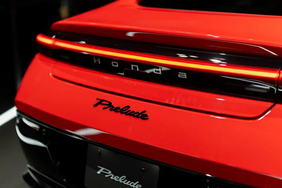 Prelude Tail light
