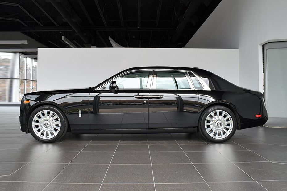 Rolls-Royce Phantom Side View