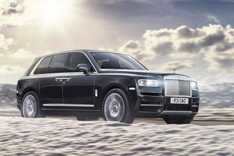 Rolls-Royce Cullinan Front Angle Low View