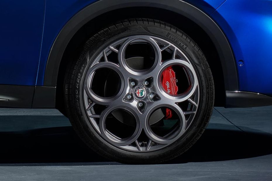 Discontinued Alfa Romeo Tonale Features & Specs | Zigwheels