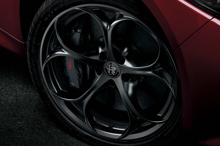 Alfa Romeo Giulia Quadrifoglio Wheel