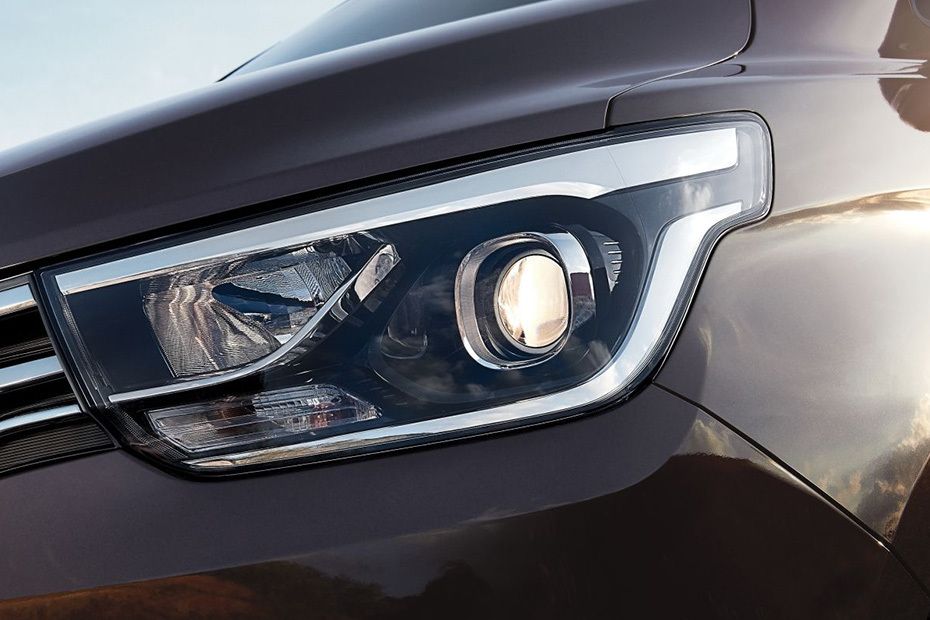 Hyundai Grand Starex Headlight