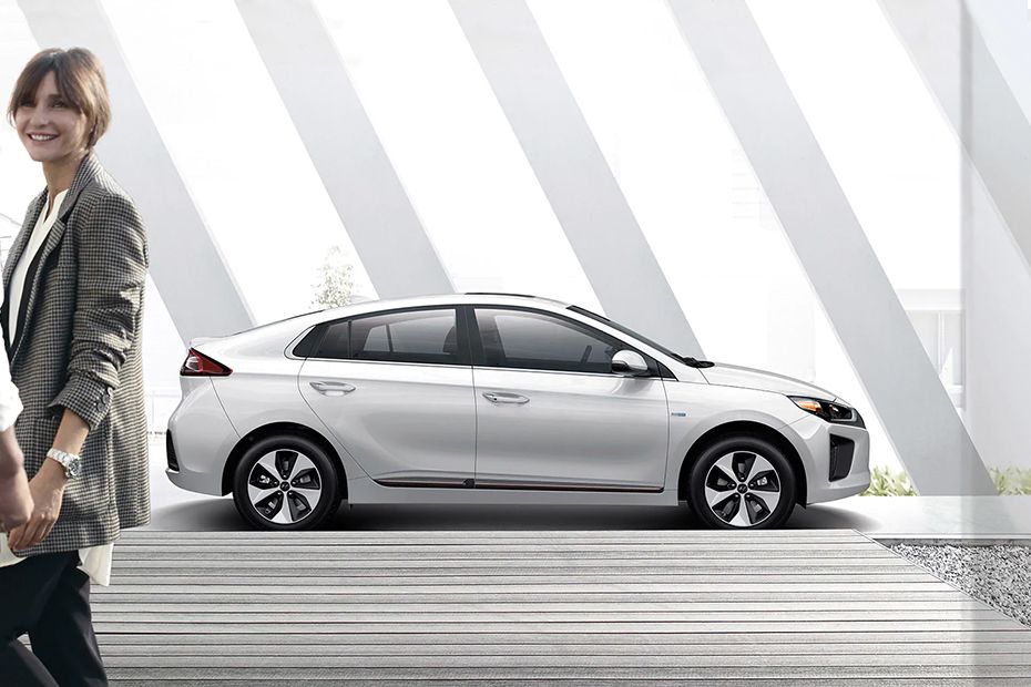 Hyundai Ioniq EV Medium Angle Front View Ioniq EV Medium Angle Front View