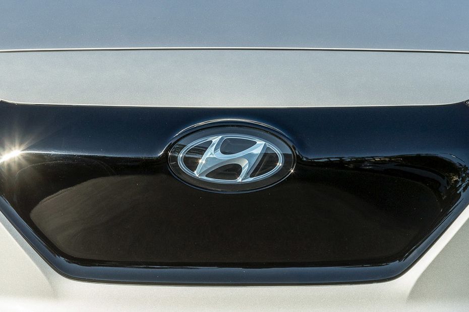 Hyundai Ioniq EV Branding Hyundai