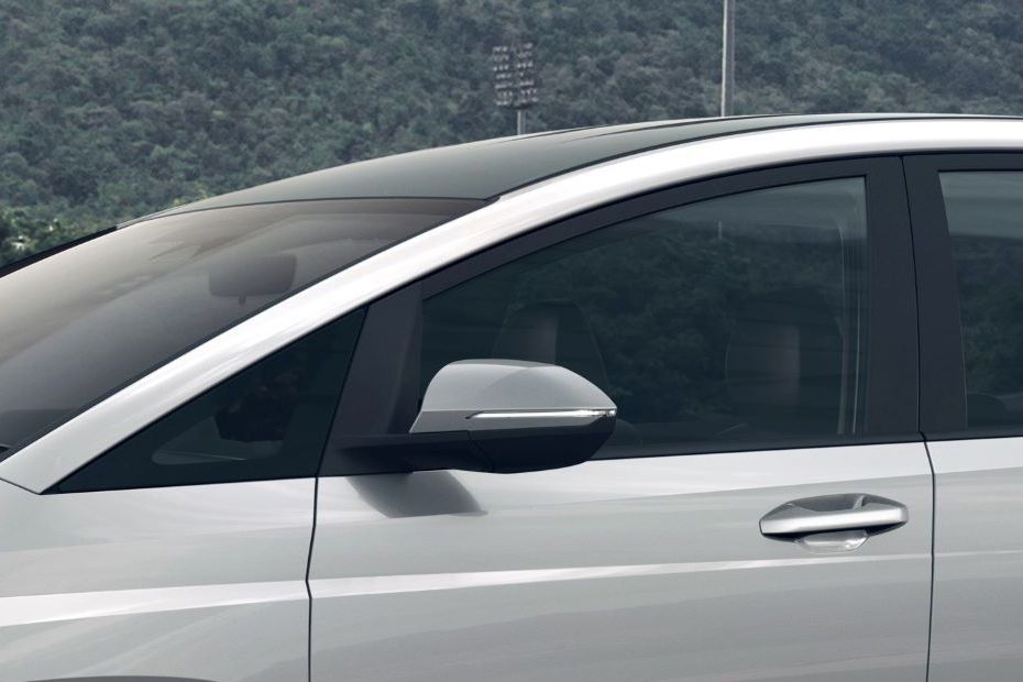 Hyundai Stargazer Drivers Side Mirror Front Angle