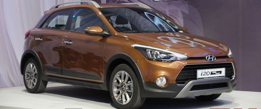 Hyundai i20 Cross Sport Front Medium View