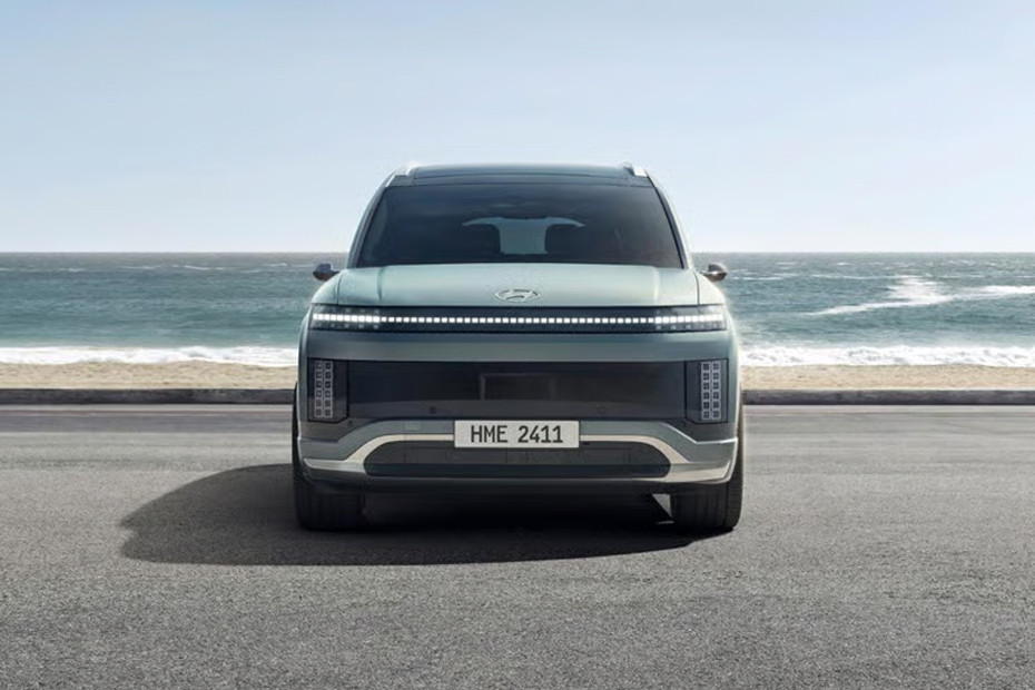 Hyundai Ioniq 9 Full Front View Hyundai Ioniq 9 Full Front View