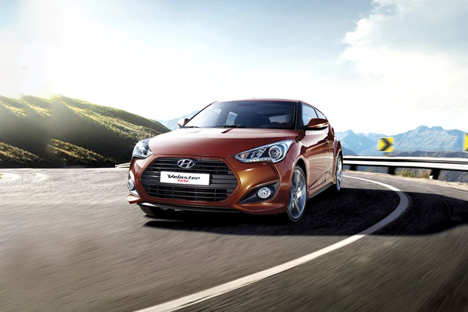 Hyundai Veloster Turbo Side Medium View