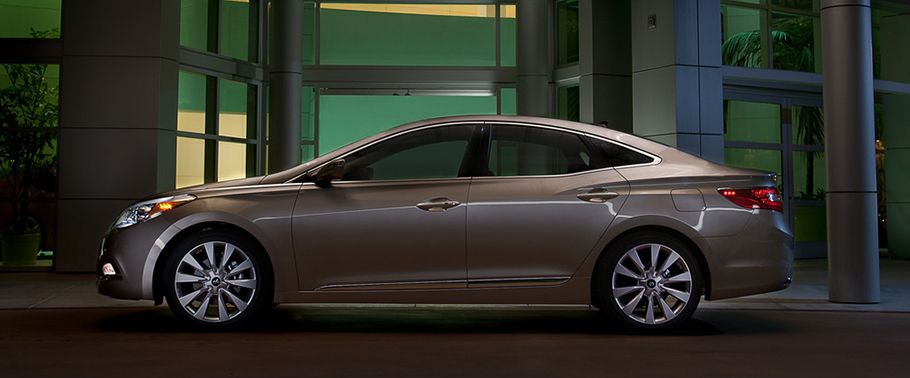 Azera (2006-2015) Side view