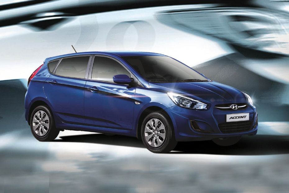 Hyundai Accent Hatch Front Cross Side View
