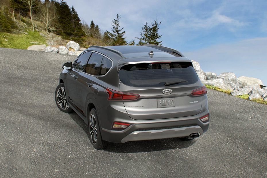 Rear Medium View of Hyundai Santa Fe Rear Medium View of Hyundai Santa Fe