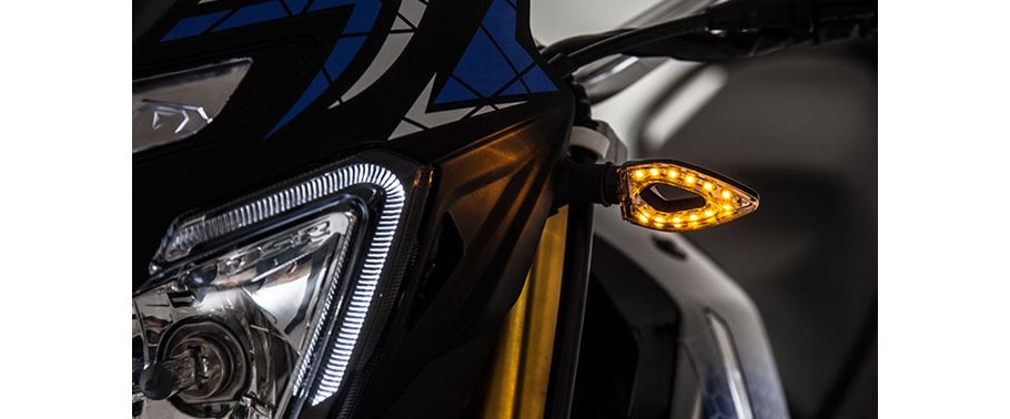 UM Hypersport 200 Side Indicators Front