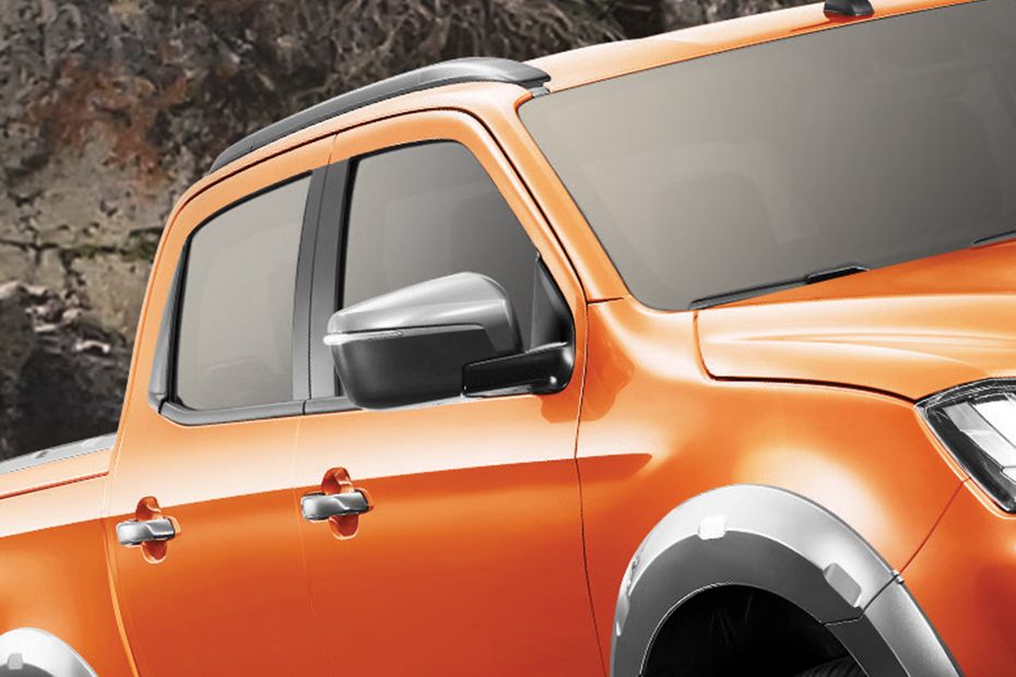 Isuzu D-Max Drivers Side Mirror Front Angle Isuzu D-Max Drivers Side Mirror Front Angle