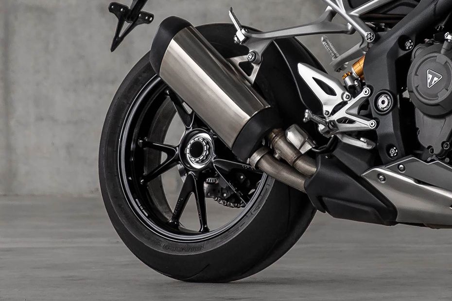 Triumph Speed Triple 1200 RS Rear Tyre Triumph Speed Triple 1200 RS Rear Tyre