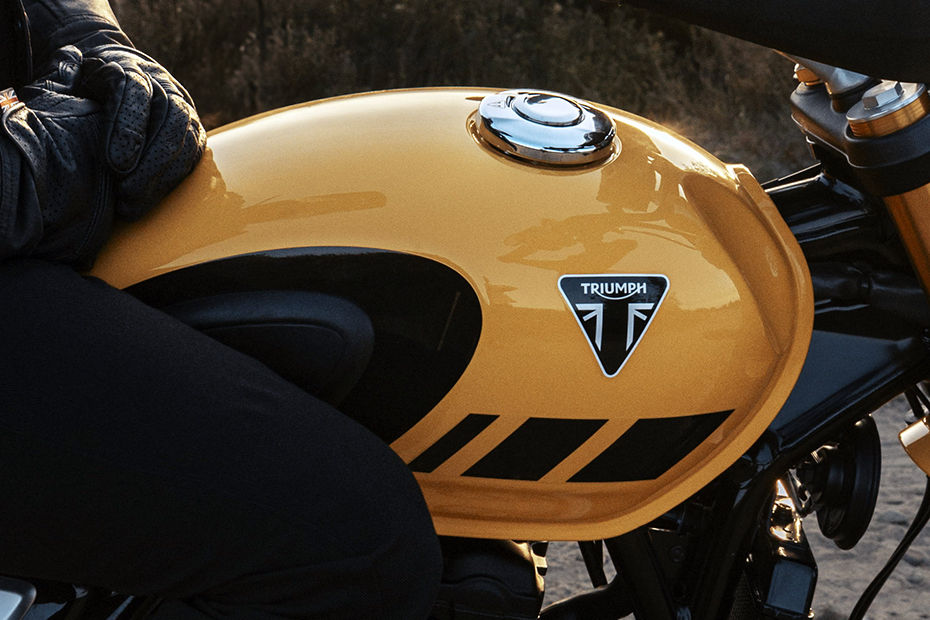 Triumph Scrambler 400 XC Fuel Tank View