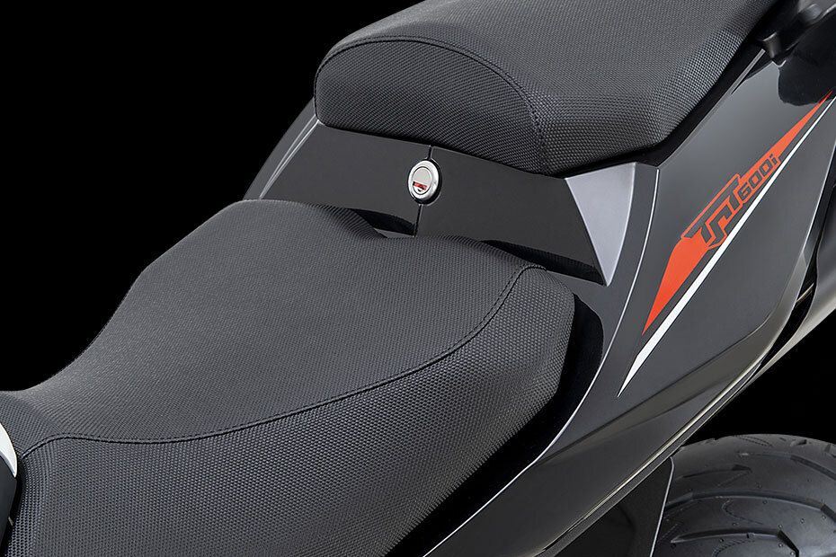 Benelli TNT600i Rider Seat View