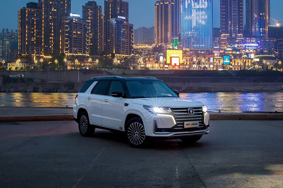 Changan CS95 Front Medium View
