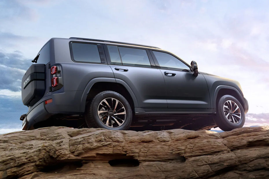 Haval H9 Rear Low Angle View Haval H9 Rear Low Angle View