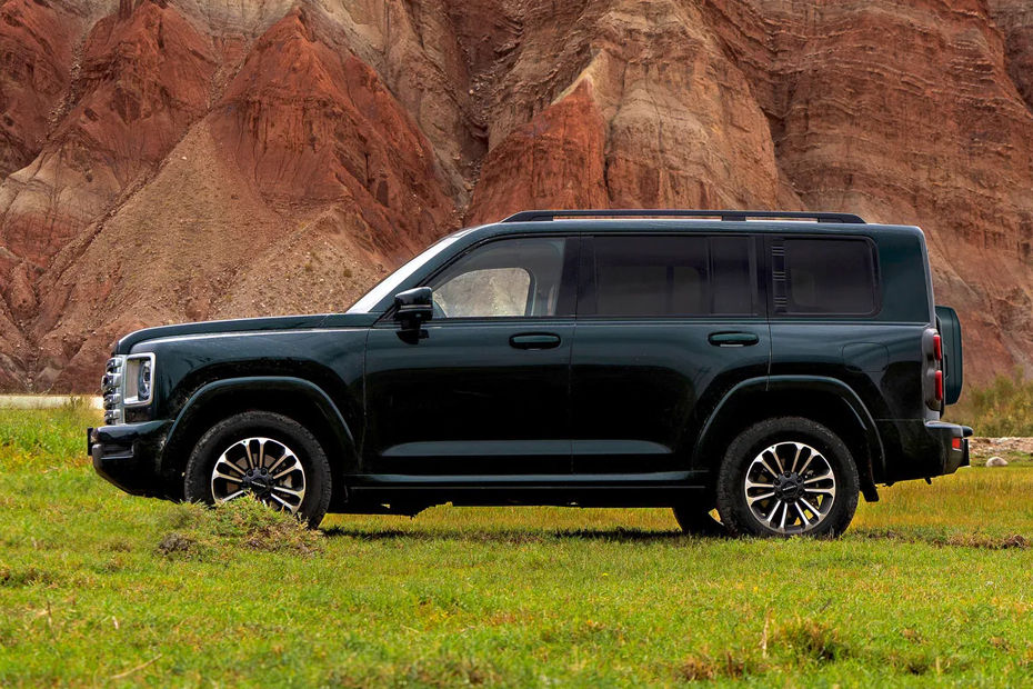 Haval H9 Side view Haval H9 Side view