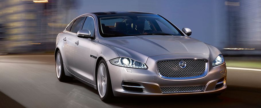 Jaguar XJ Premium Luxury LWB Front Medium View