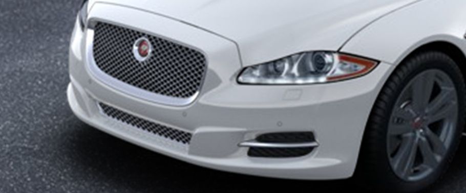 XJ Premium Luxury LWB Grille View