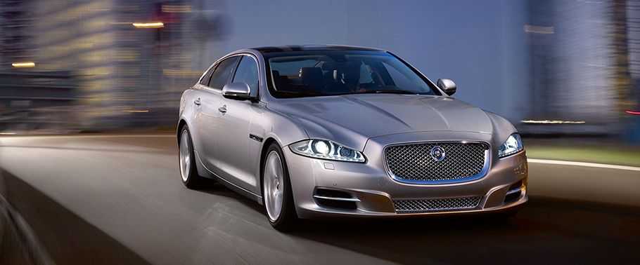 Jaguar XJ Premium Luxury SWB Front Medium View