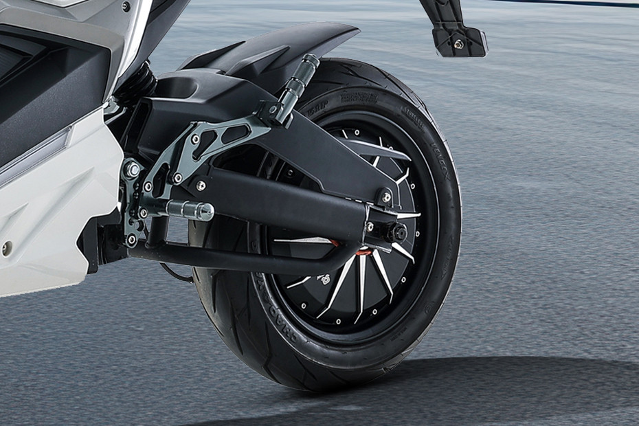 NWOW V15 Rear Tyre NWOW V15 Rear Tyre