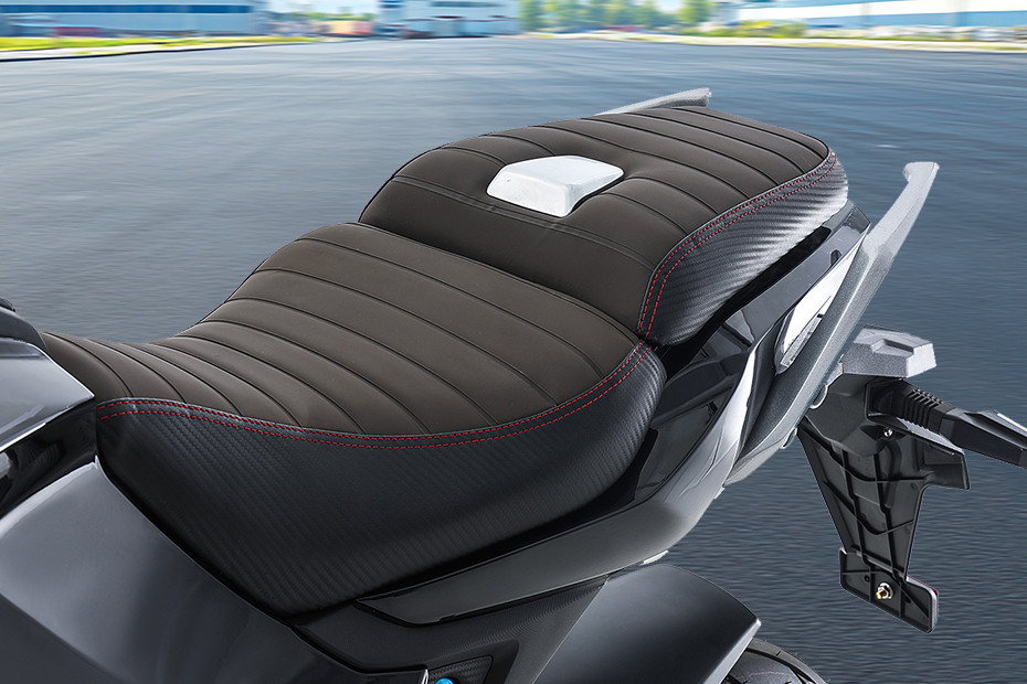 NWOW V15 Rider Seat View NWOW V15 Rider Seat View