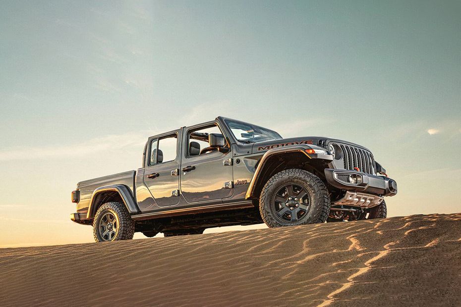 Jeep Gladiator Front Cross Side View Jeep Gladiator Front Cross Side View