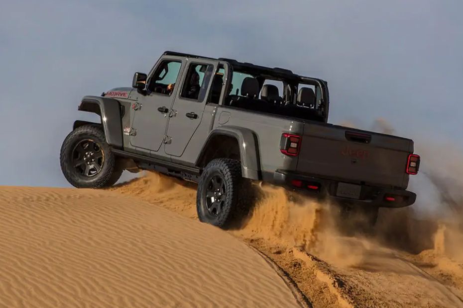 Jeep Gladiator 2024 Interior & Exterior Images, Colors & Video Gallery