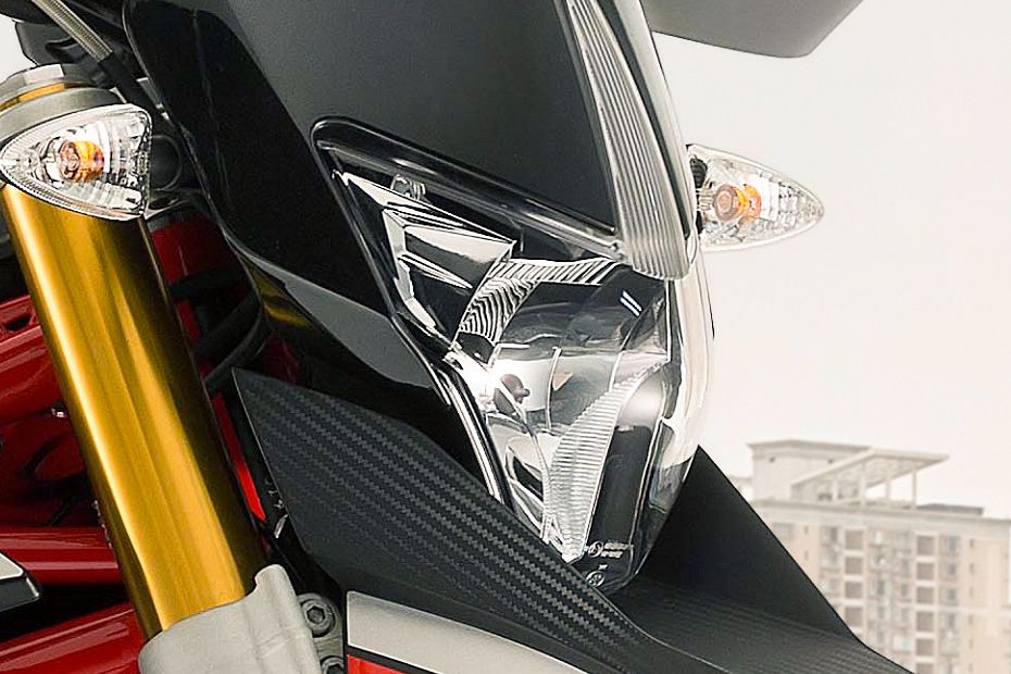 Aprilia Dorsoduro 900 Head Light View Aprilia Dorsoduro 900 Head Light View