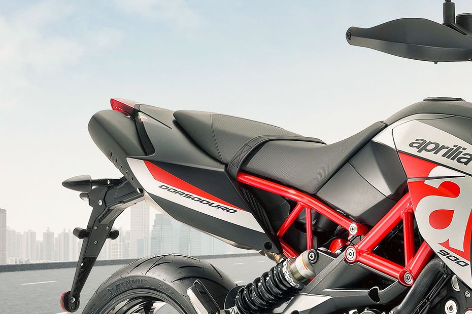 Aprilia Dorsoduro 900 Rider Seat View Aprilia Dorsoduro 900 Rider Seat View