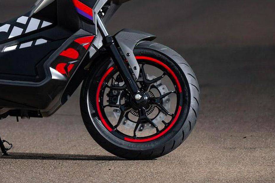 Aprilia SR GT Front Tyre View