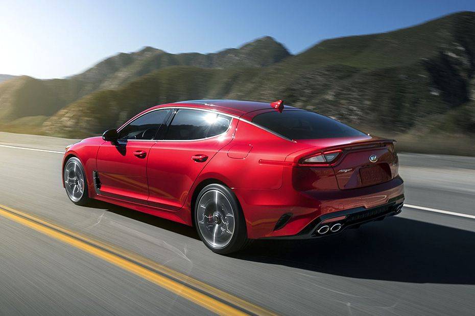 Kia Stinger Rear Cross Side View