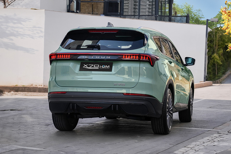 Jetour X70 Lightning i-DM Rear Angle View Jetour X70 Lightning i-DM Rear Angle View