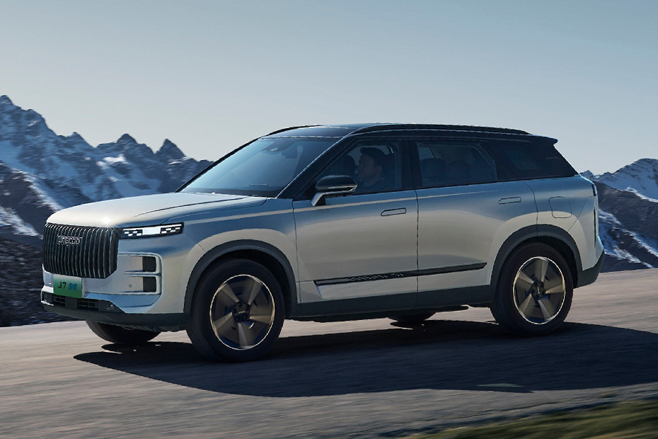 JAECOO J7 Front Side View