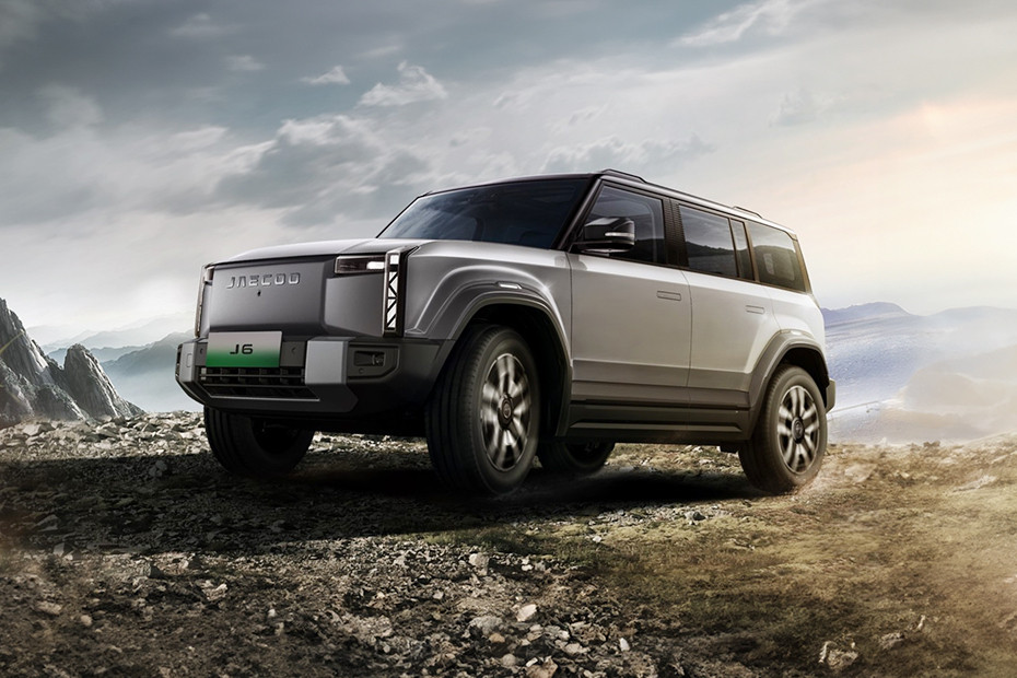 JAECOO EJ6 Front Deep Low Angle View JAECOO EJ6 Front Deep Low Angle View