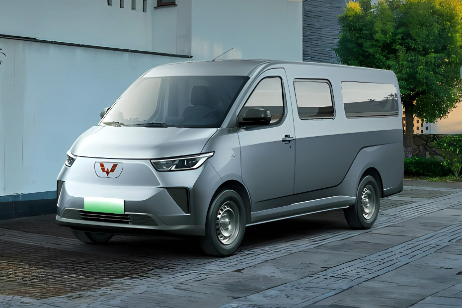 Wuling Sunlight Passenger Front Side View Wuling Sunlight Passenger Front Side View
