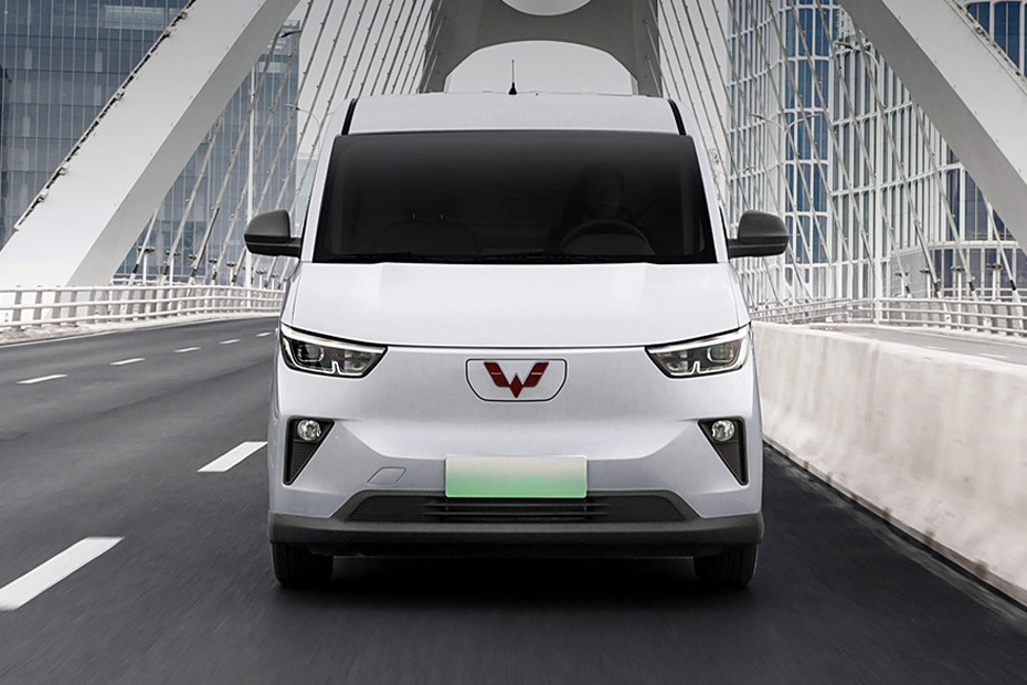 Wuling Sunlight Passenger Full Front View Wuling Sunlight Passenger Full Front View