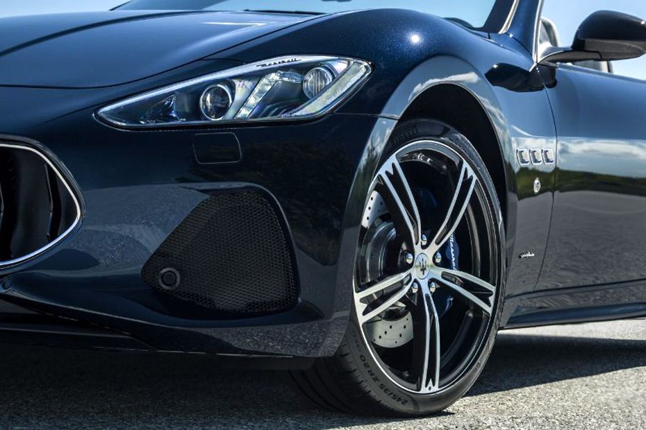 Maserati GranCabrio Front Fog Lamp Maserati GranCabrio Front Fog Lamp